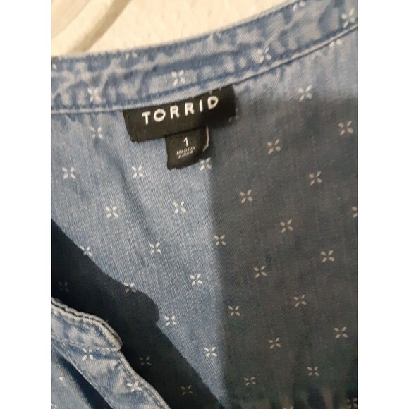 Torrid Denim Chambray Button Down White Dot Pattern Long Sleeve Top Size 1 - Picture 4 of 9